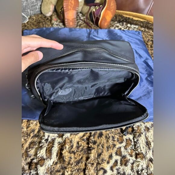 Versace Unisex Medusa Washbag/Makeup bag - Picture 4 of 12